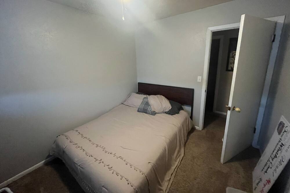 Photo of Bedroom in Laverne