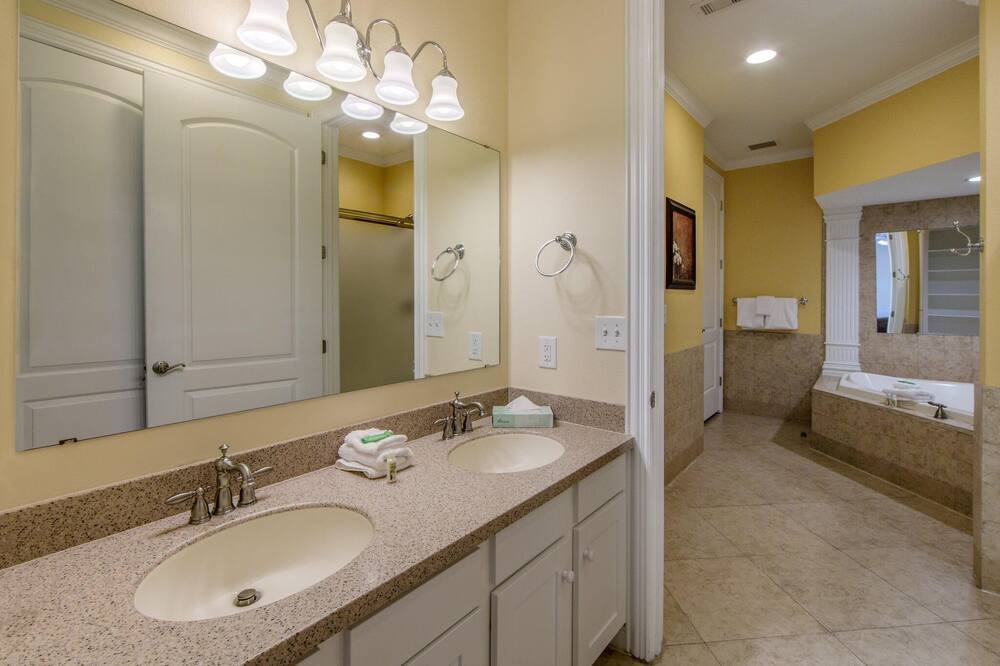 Photo of Bathroom in Galveston