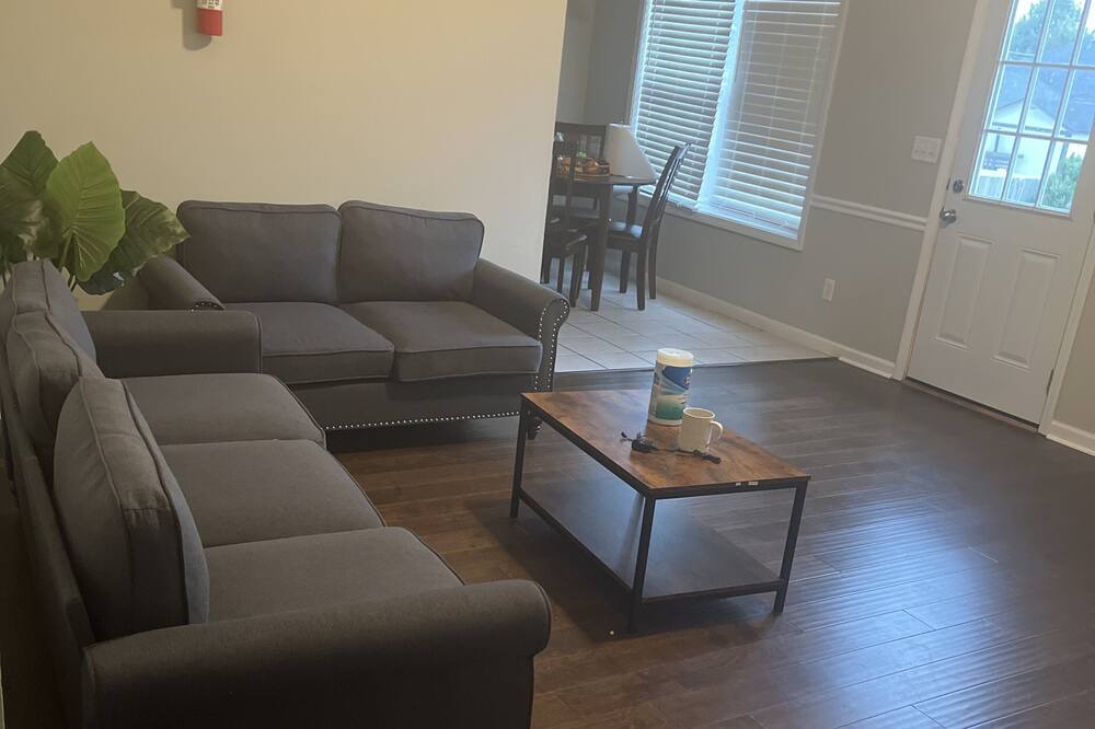 Photo of Livingroom in Smyrna