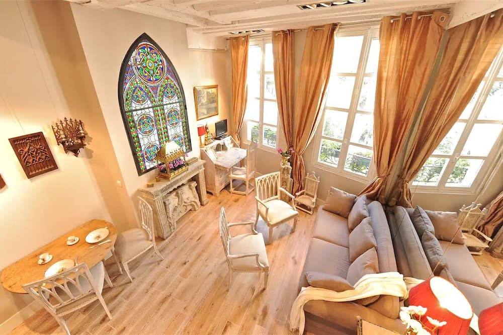 Photo of Livingroom in Sorbonne