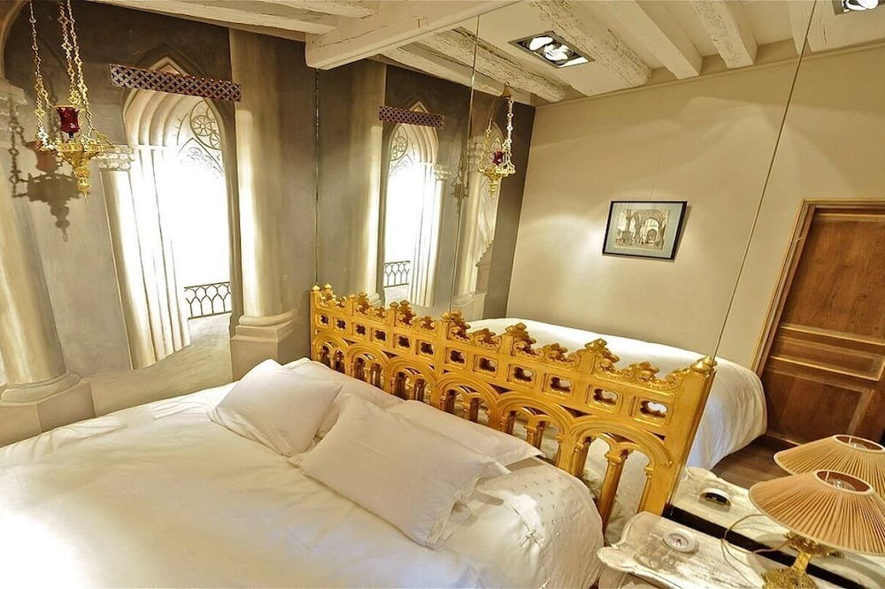 Photo of Bedroom in Sorbonne