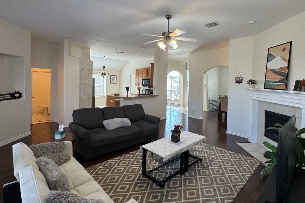 Photo of Livingroom in Allen