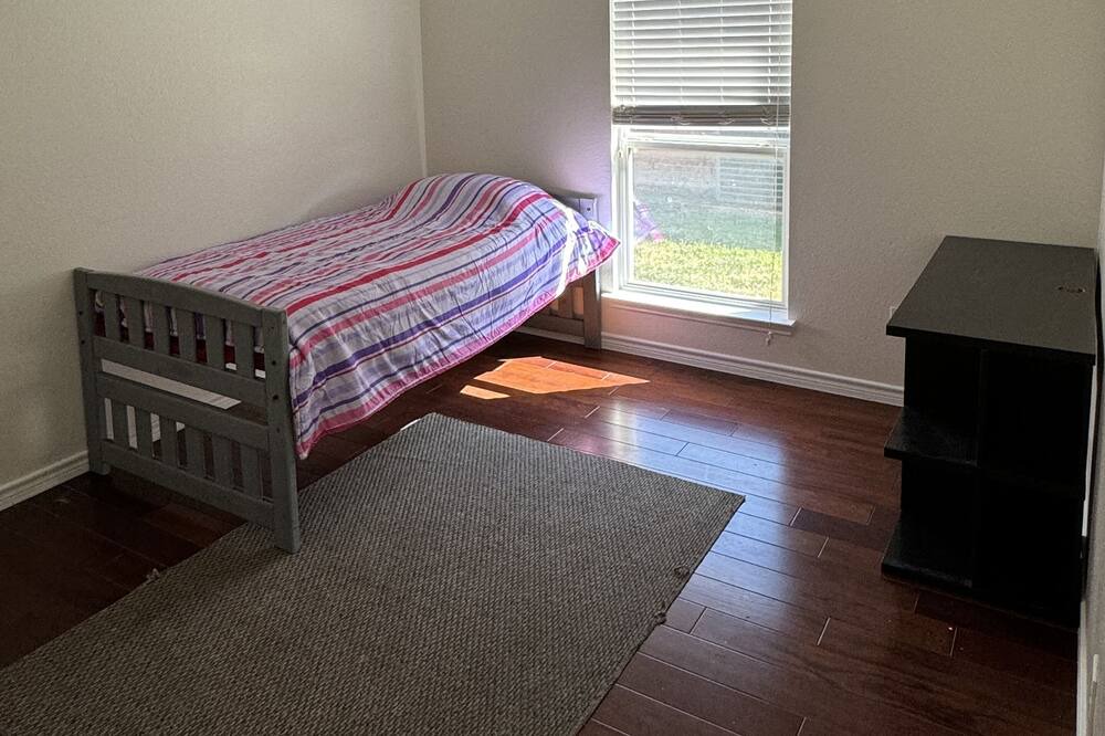 Photo of Bedroom in Allen
