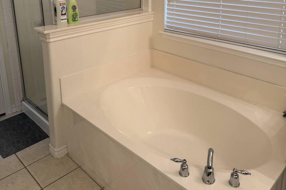 Photo of Bathroom in Allen