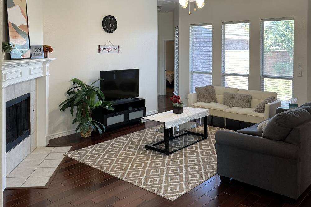 Photo of Livingroom in Allen
