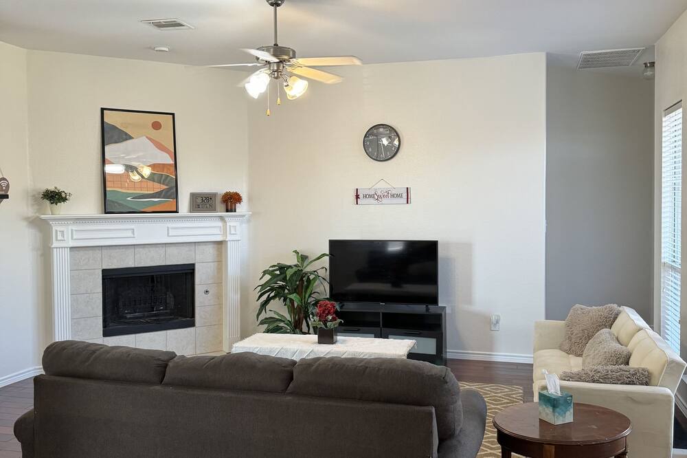 Photo of Livingroom in Allen