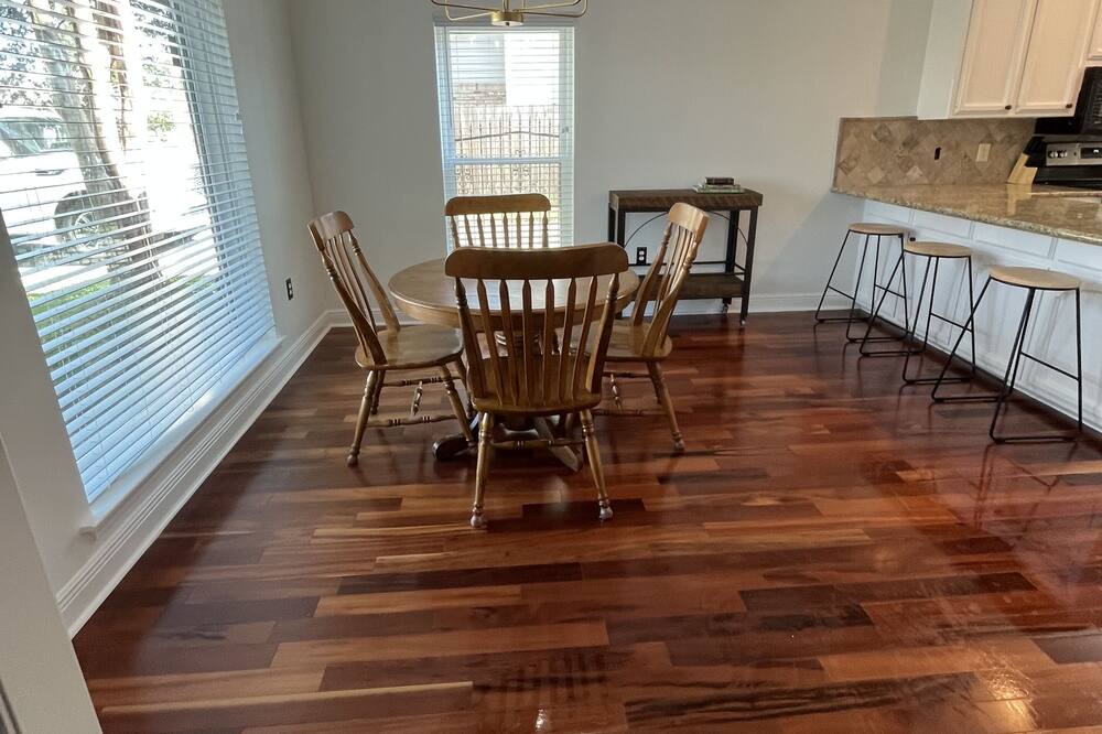 Photo of Livingroom in Prairieville