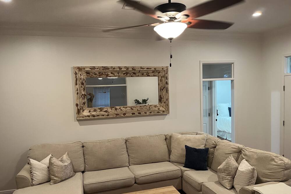 Photo of Livingroom in Prairieville