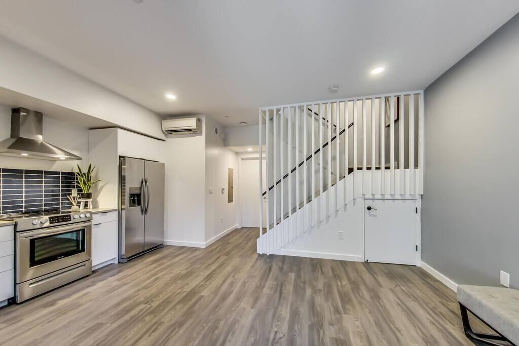 Photo of Others in Downtown Oakland