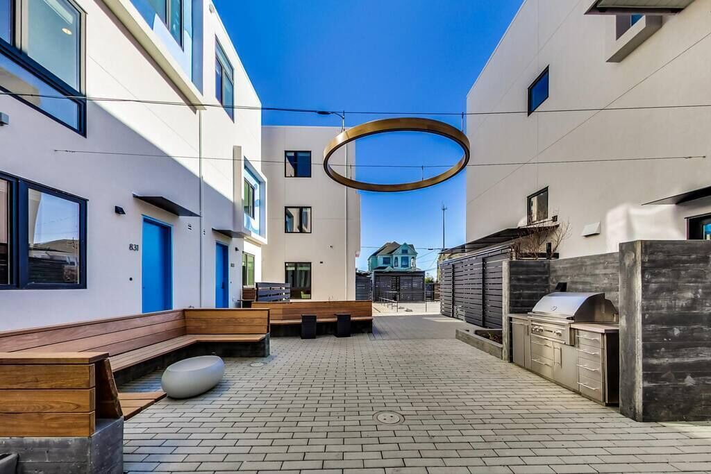 Photo of Patio Balcony in Downtown Oakland