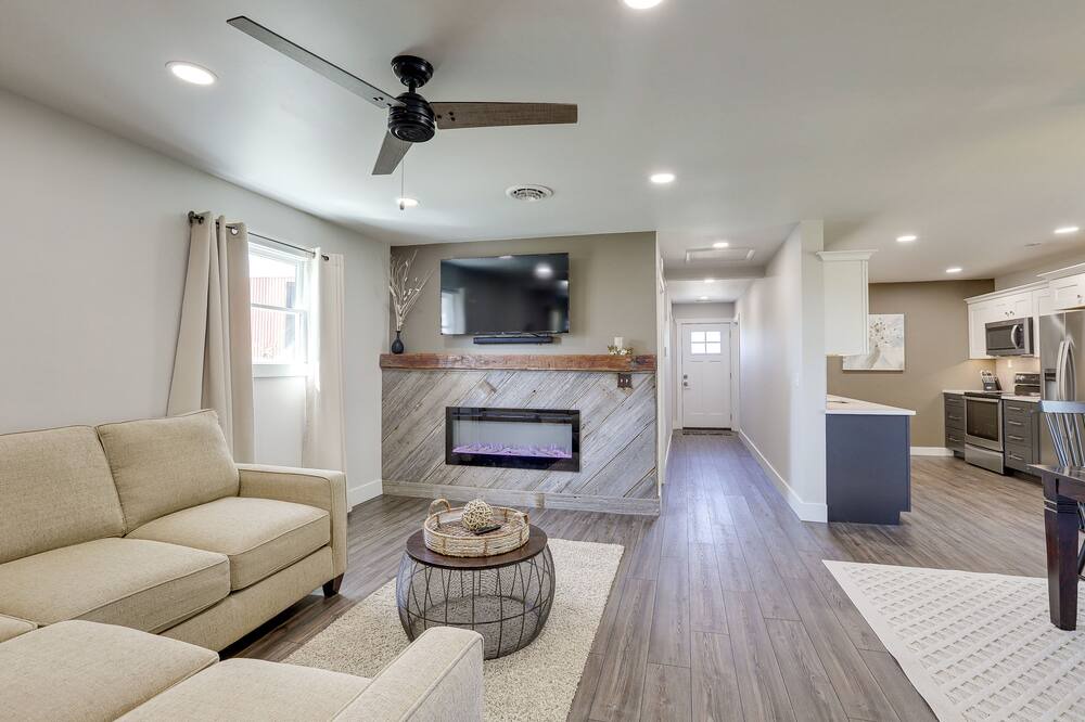 Photo of Livingroom in New Haven
