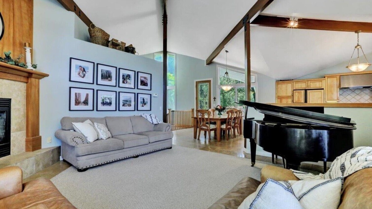 Photo of Livingroom in Auburn