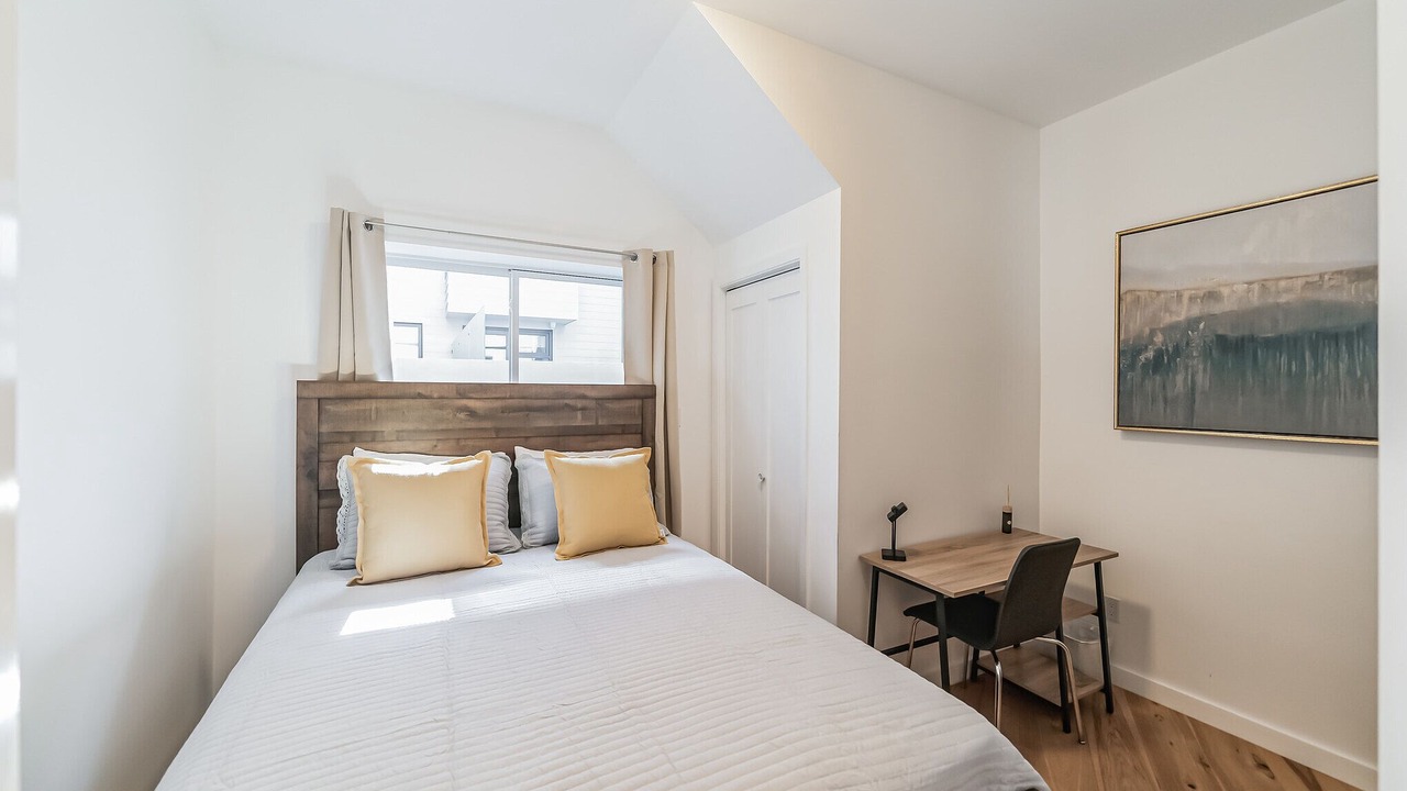 Photo of Others in La Lengua