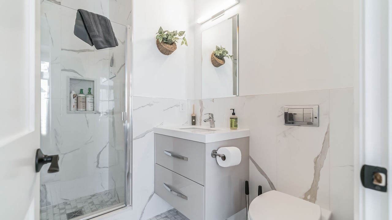 Photo of Others in La Lengua