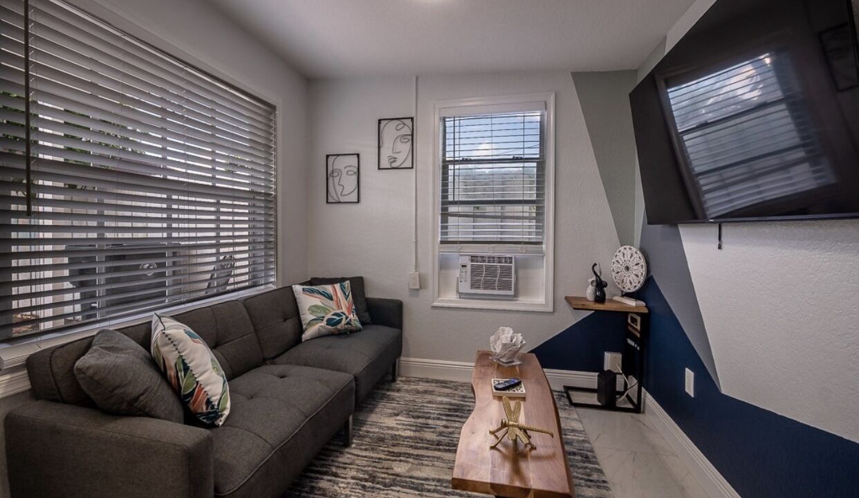 Photo of Livingroom in Lake Worth
