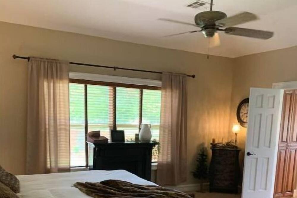 Photo of Bedroom in Purcell