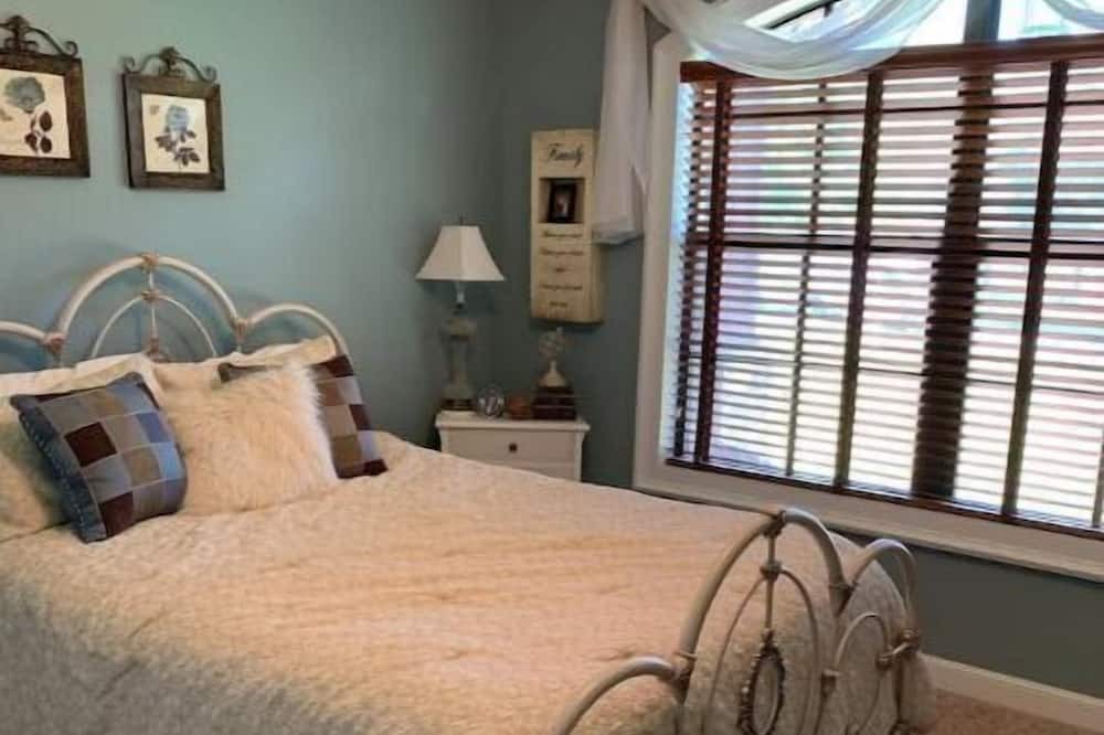 Photo of Bedroom in Purcell