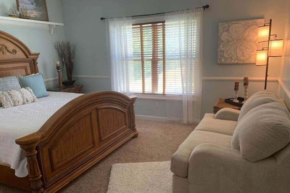 Photo of Bedroom in Purcell
