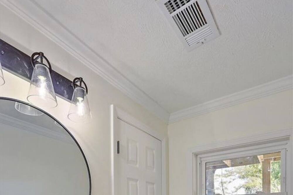 Photo of Bathroom in Magee