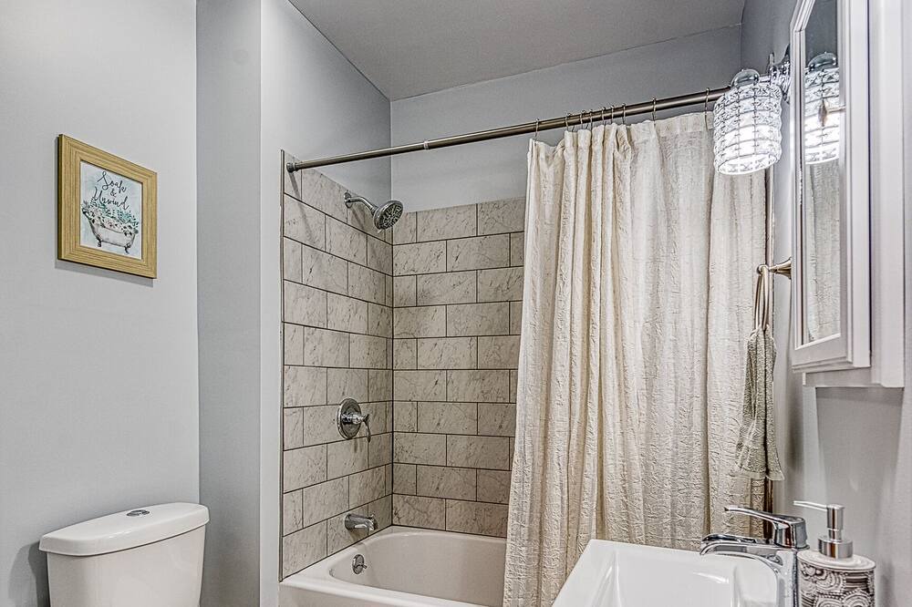 Photo of Bathroom in Luna Pier
