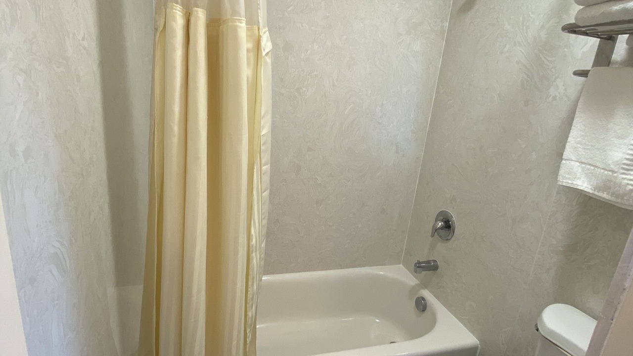 Photo of Bathroom in Woodburn