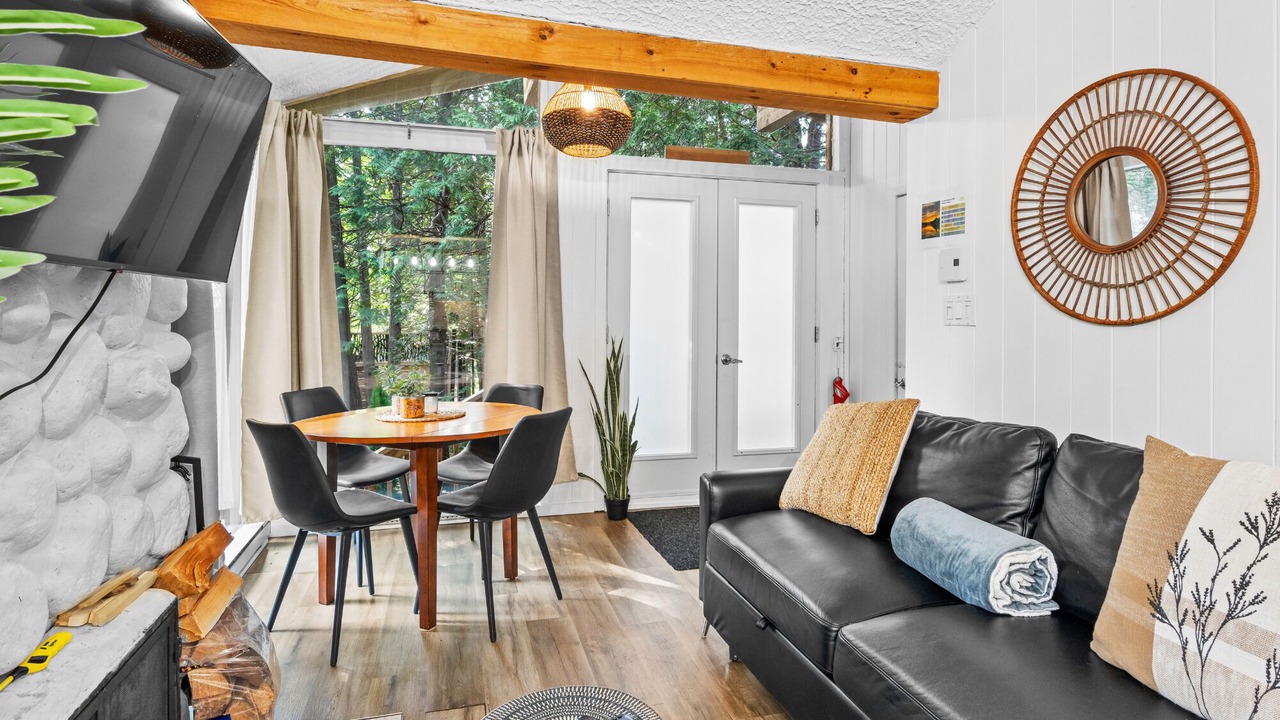 Photo of Livingroom in Sainte-Lucie-des-Laurentides