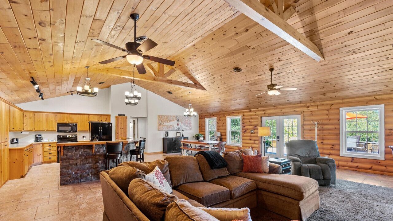 Photo of Livingroom in Chestnutridge