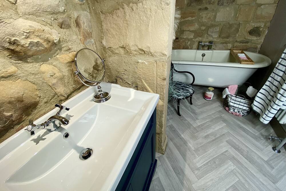 Photo of Bathroom in Elsdon