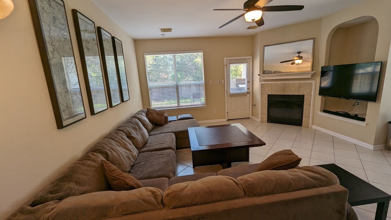 Photo of Livingroom in Scofield Farms