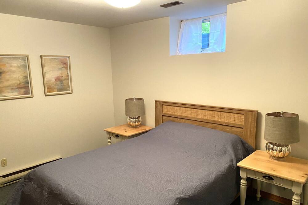 Photo of Bedroom in Colpoys Bay