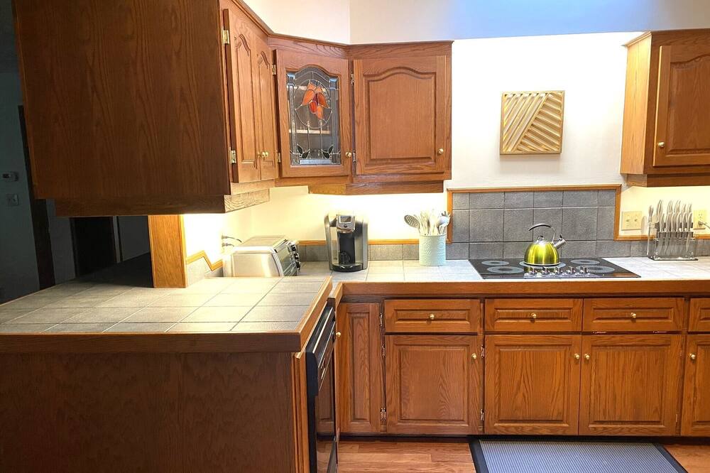 Photo of Kitchen in Colpoys Bay