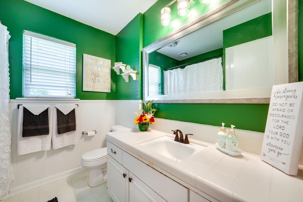 Photo of Bathroom in Wake Village