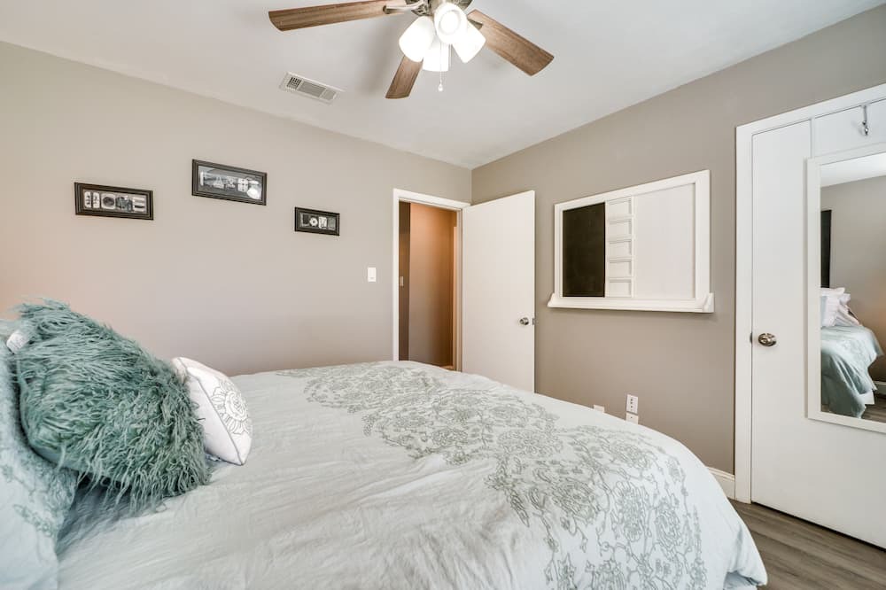 Photo of Bedroom in Wake Village