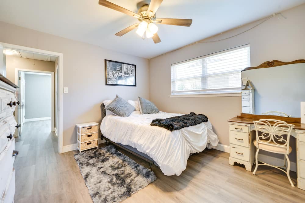 Photo of Bedroom in Wake Village