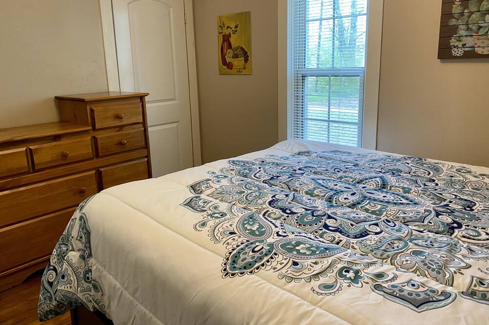 Photo of Bedroom in Lindale