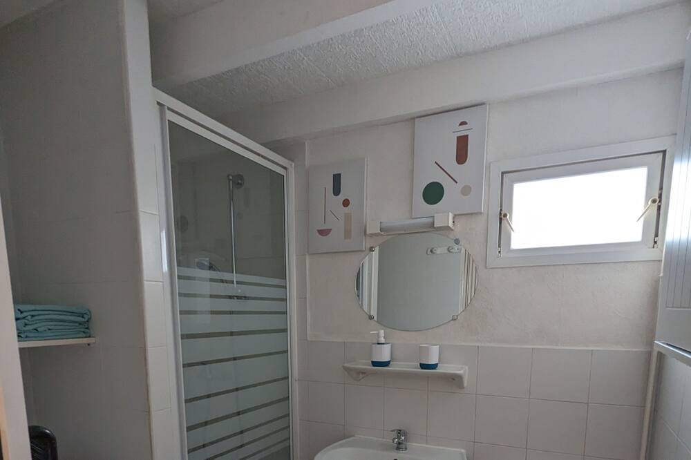 Photo of Bathroom in Le Passage