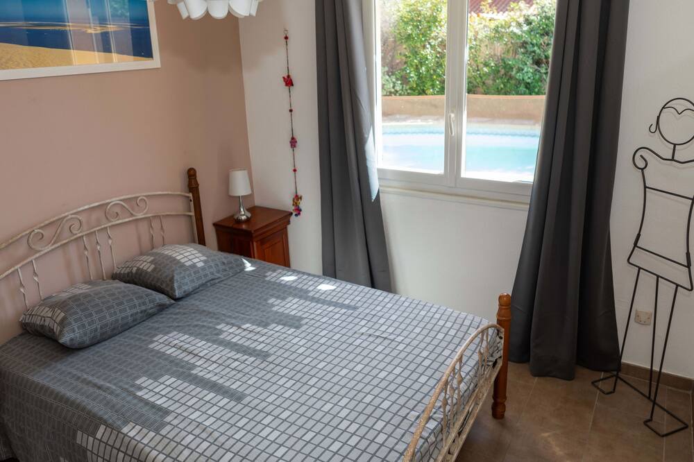 Photo of Bedroom in Saint-Esteve