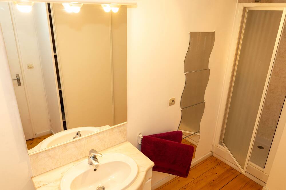 Photo of Bathroom in Saint-Esteve