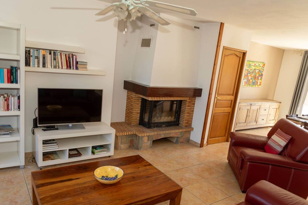 Photo of Livingroom in Saint-Esteve