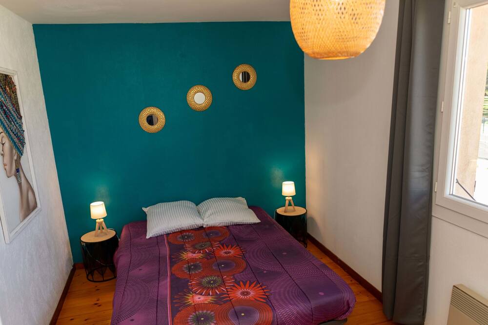 Photo of Bedroom in Saint-Esteve