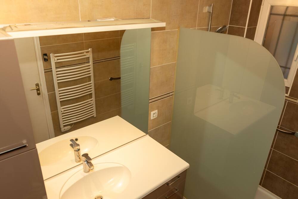 Photo of Bathroom in Saint-Esteve