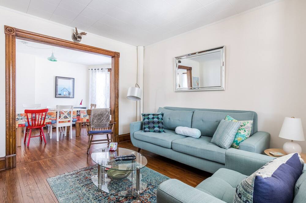 Photo of Livingroom in Fallsview