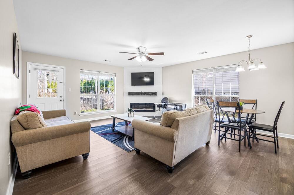 Photo of Livingroom in Griffin
