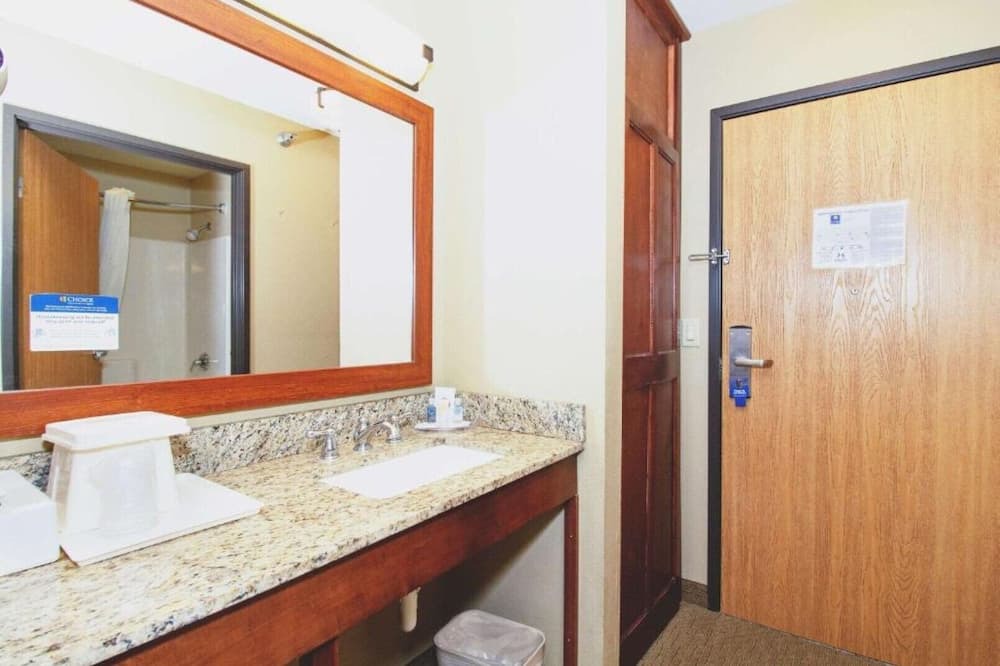 Photo of Bathroom in Carbon Cliff