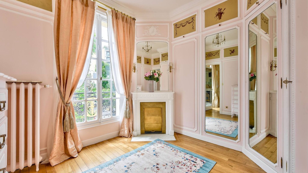 Photo of Others in Porte-Dauphine