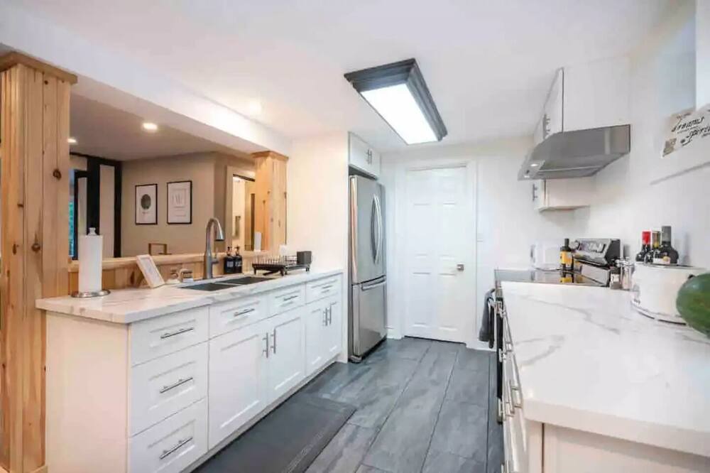 Photo of Kitchen in Severn Bridge