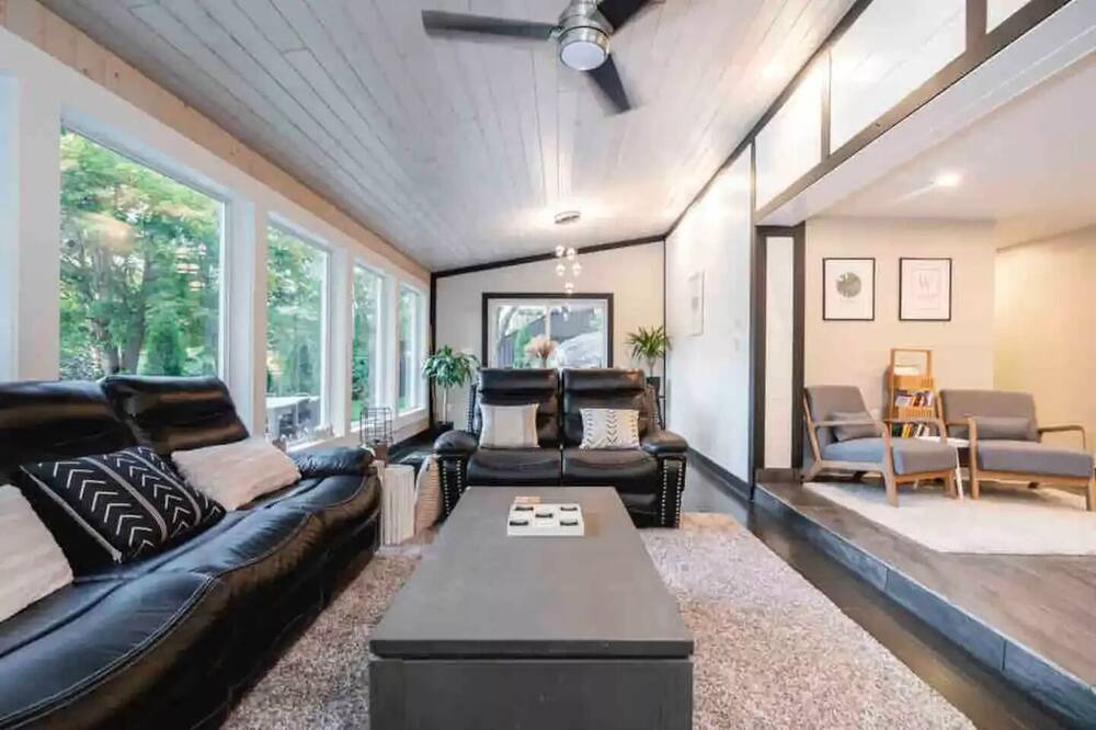 Photo of Livingroom in Severn Bridge