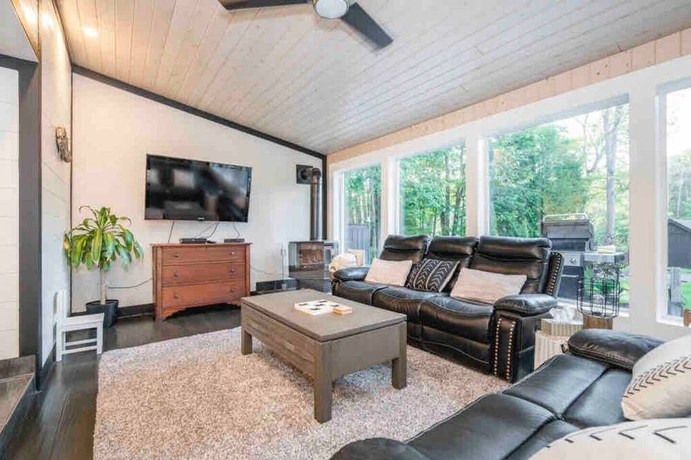 Photo of Livingroom in Severn Bridge