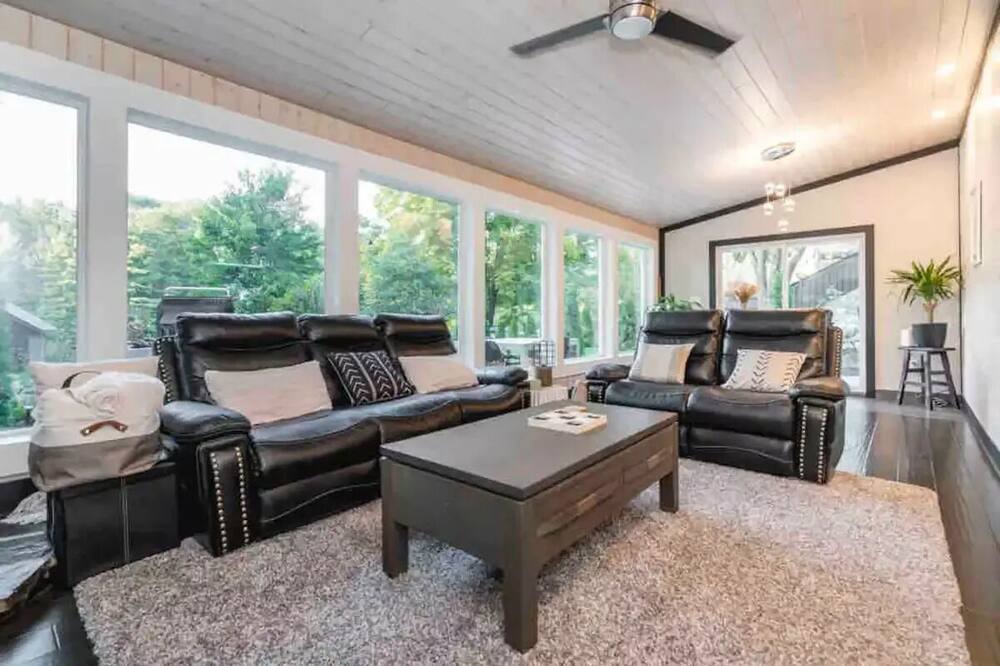 Photo of Livingroom in Severn Bridge