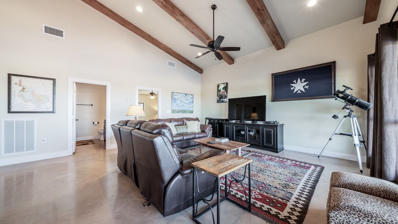 Photo of Livingroom in Burnet